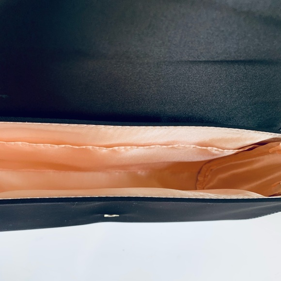 Giorgio Armani Women’s Purse Wallet - Picture 7 of 7